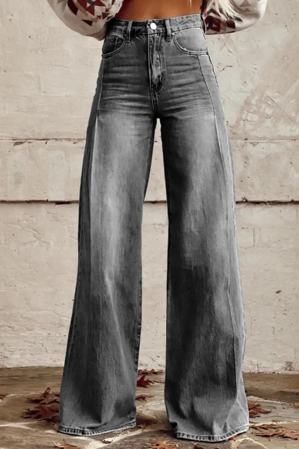 Freya | Classic High-Waist Light Wash Flared pants